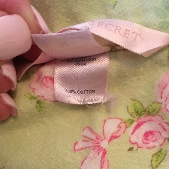 GUC, Victoria’s Secret Flannel Pajama Set, Size M, Light Green & Pink - Picture 4 of 10